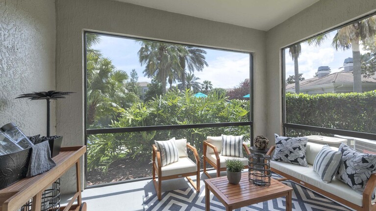 Gorgeous screened-in balcony