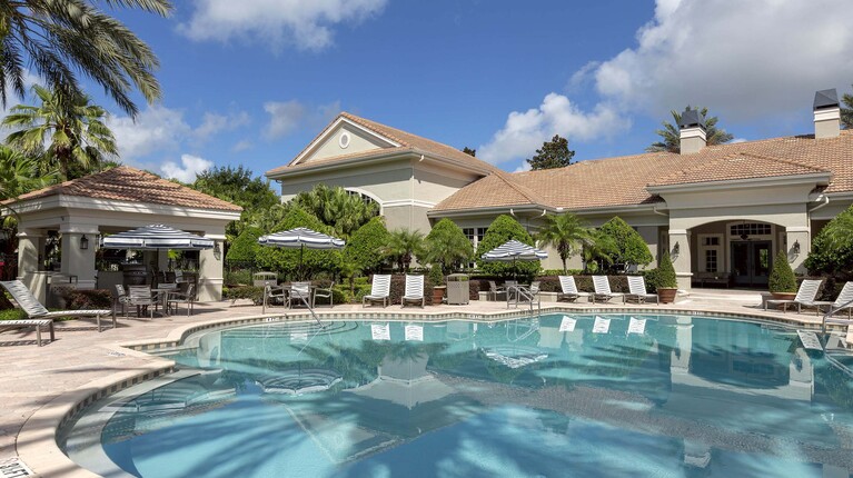 Resort-Inspired Swimming Pool 